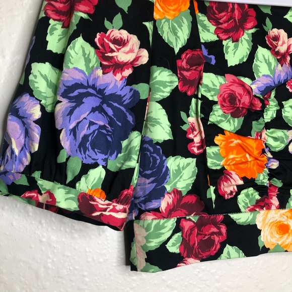 Zara Floral Crop Top - Picture 2 of 9